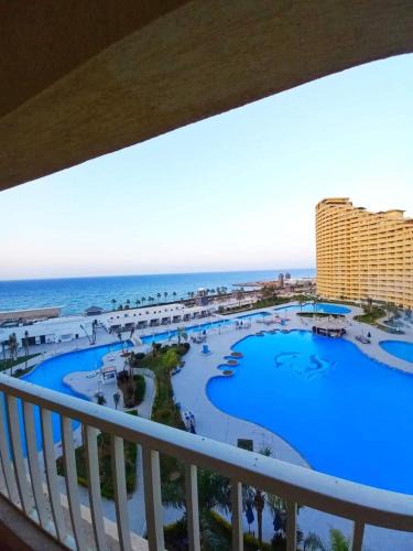 Madinaty Hotel | اهرمات بورتو السخنه