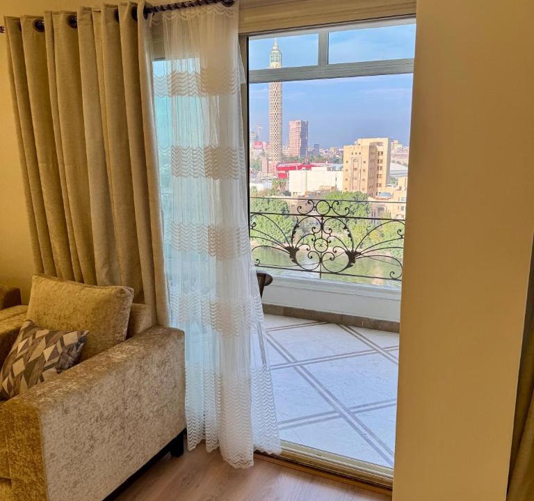 Al Duqqi Apartment | شقة فندقية علي النيل Nile view apartment