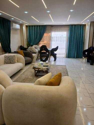 Agouza Apartment | شقه فندقيه بسعر مغري جدا في ميدان لبنان