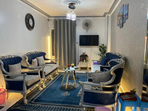 Al-Matariyah Apartment | شقه متكامله ديلوكس مفروشه للايجار في عين شمس جوار محطه المترو- عائلات فقط