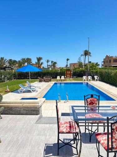 Marina El Alamein Villa | فيلا للإيجار برايفت بول مارينا 5 الساحل الشمالي فيلا 5 غرف نوم مكيف بالكمال فرش فندقي