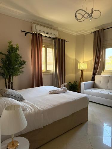 6th of October City Villa | فيلا مبهجة مع مسبح وحديقة رائعة