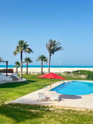Marina El Alamein Villa | فيلا7غرف اول صف على البحر بحمام السباحة مارينا 5 الساحل الشمالي العلمين