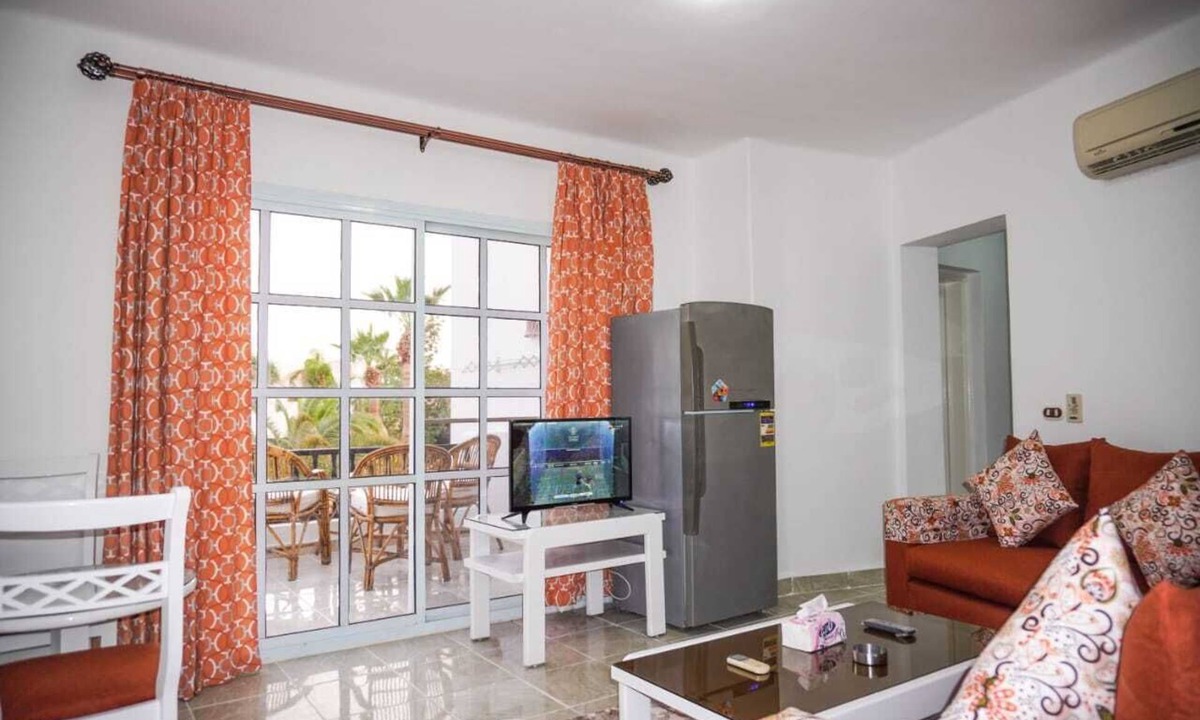 El Hadaba Apartment | 1BR apartment with pool view