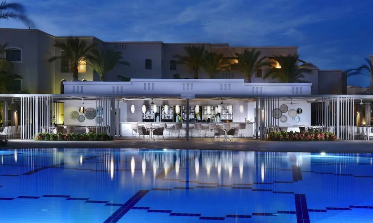 Sharm El Sheikh Hotel | 2 Modern Comforts Steps from Nabq Bay Center’s Shops and Entertainment