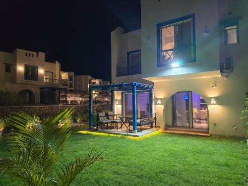 Zawiyat 'Abd al Mun'im Villa | 4 master BEDROOMS VILLA MOUNTAIN VIEW RAS ELHIKMA