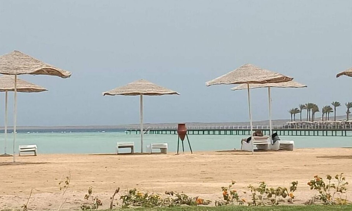 Corniche Road-Dahar Apartment | A435 Comfy & Cozy in Scandic Resort with beach and pools