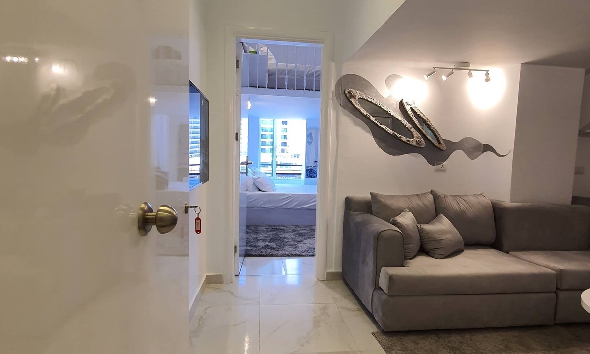 Al Duqqi Apartment | AB N401 Spacious 2BR Duplex with Partial Nile View