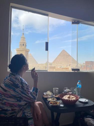 Al Haram Hotel | Aida pyramids view