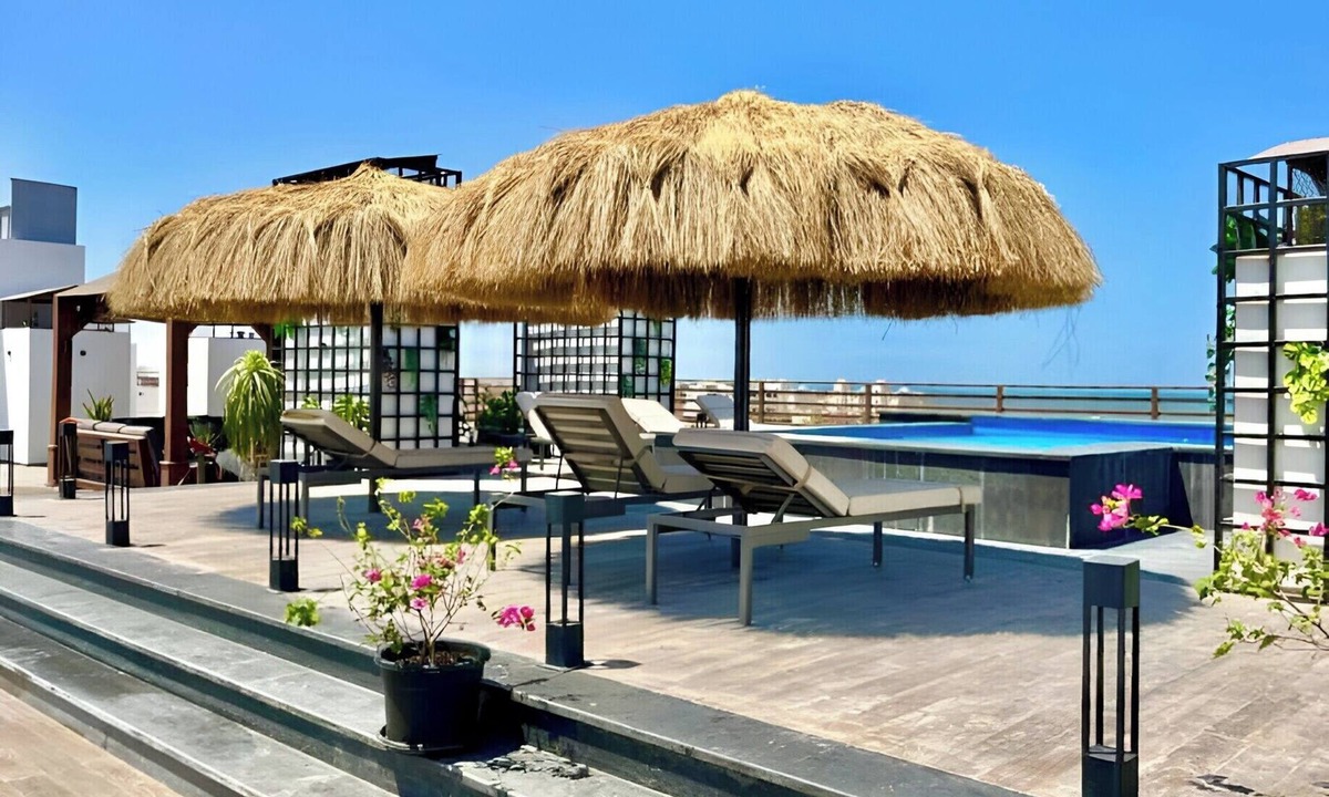 Al Ahyaa Apartment | Bali Style Double Room- Roof Top Pool & Sleeps 2