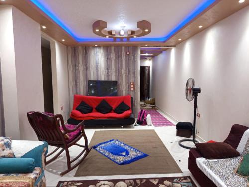 Pyramids Gardens Apartment | Big home for rent besides pyramids giza and big museum 3 room 5 beds 2 bathroom all service allowe