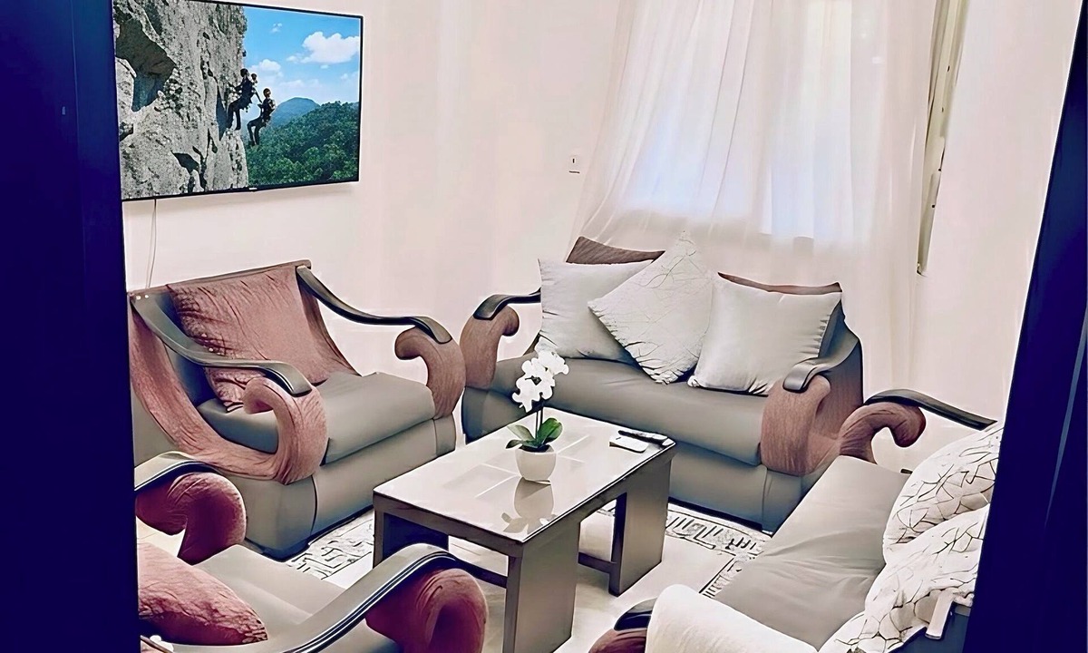 Sheikh Zayed City Apartment | Calm Spacious Apartment in Sheikh Zayed