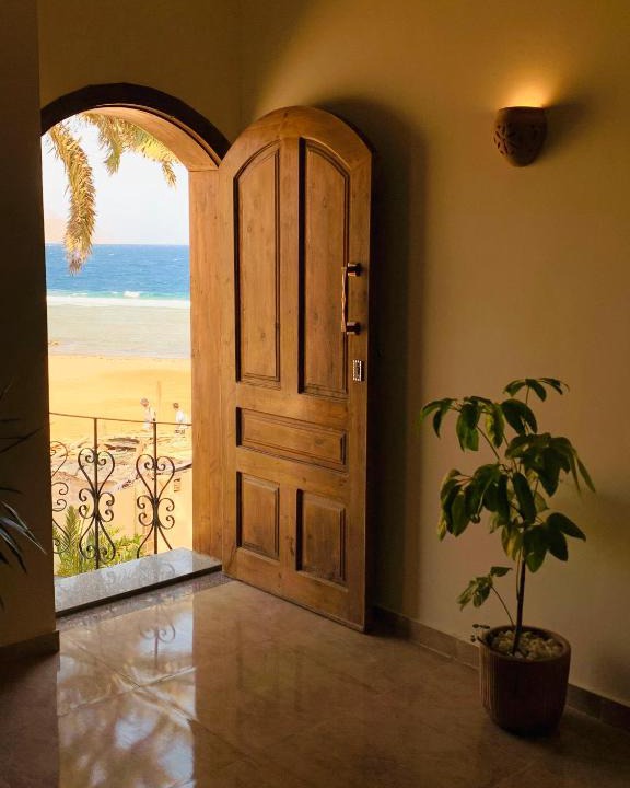 Dahab House | Calma Mocha House