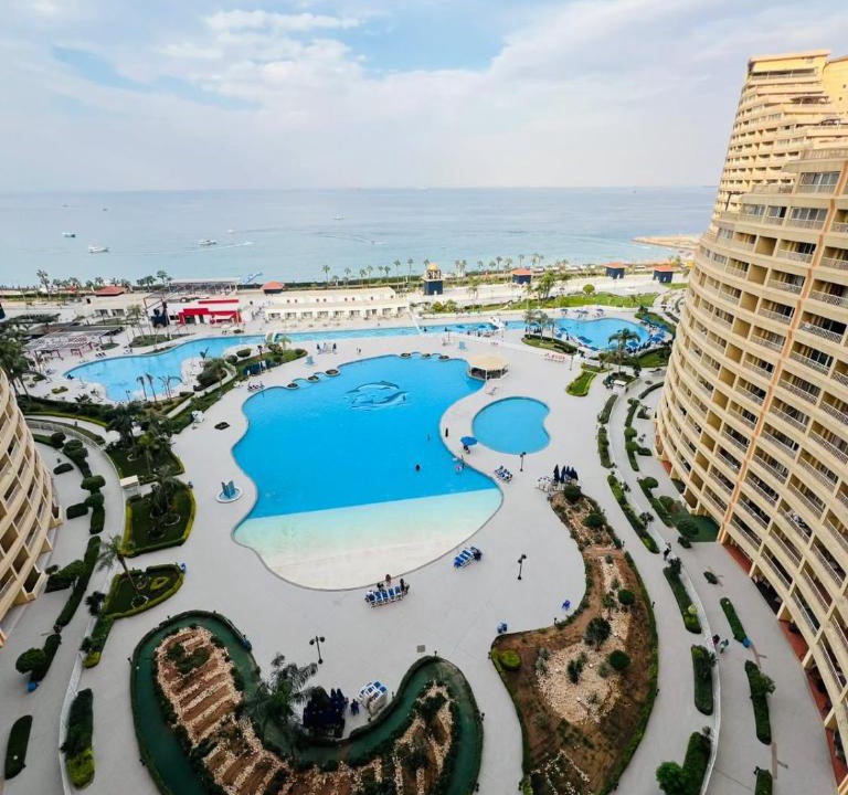 Ras Sudar Apartment | Chalet at Porto Sokhna pyramids Sea View Families