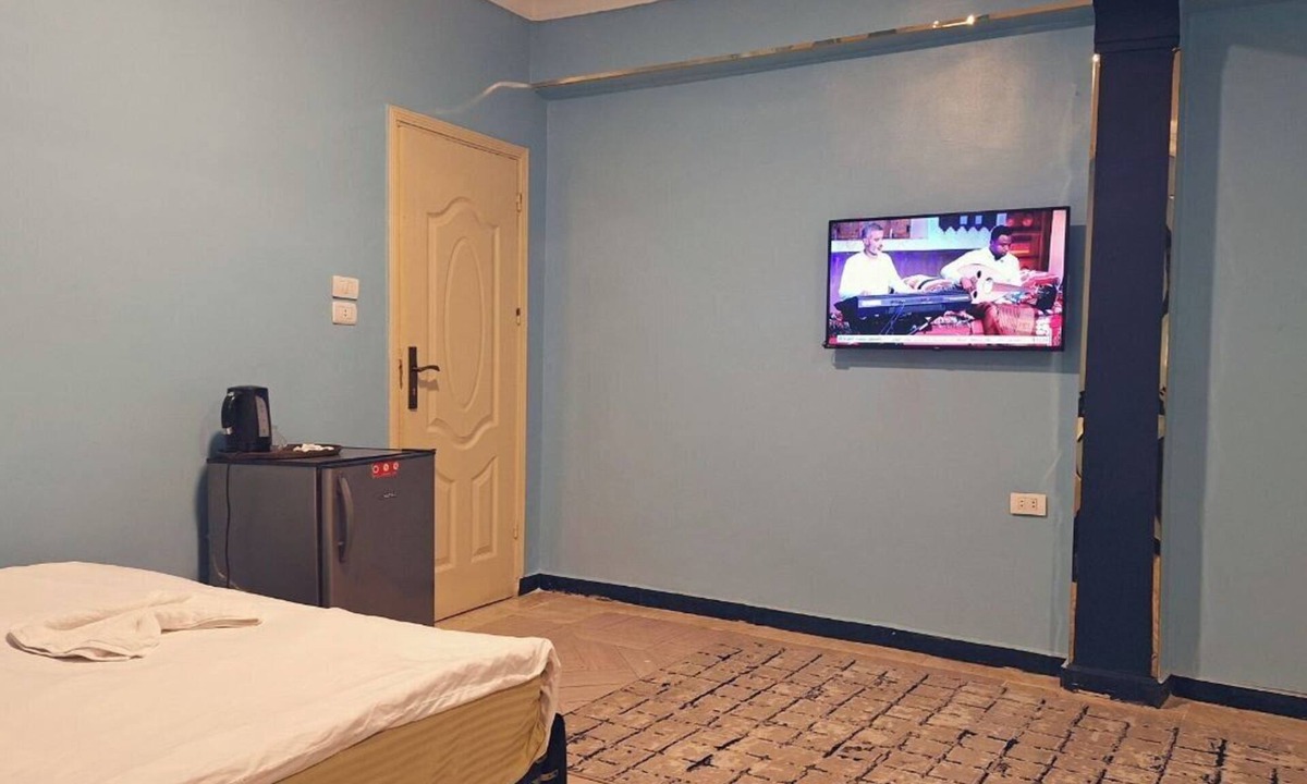 Al Haram Hotel | Charming 20-bedroom hotel with AC, WiFi in peaceful Giza Governorate