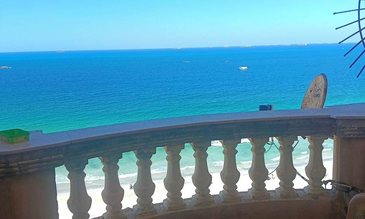 Ad-Dukhaylah Apartment | Charming blue sea view apartment