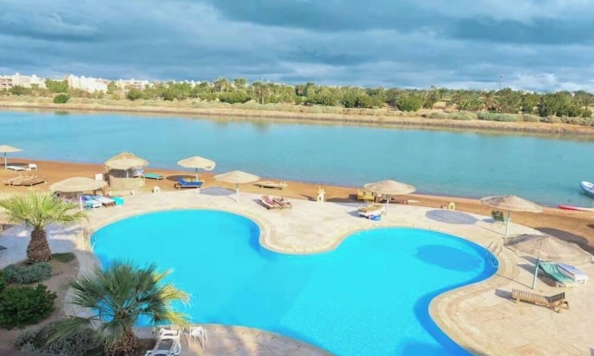 El Gouna Ski Chalet | Cozy 2-bedroom chalet in El Gouna - Hurghada with AC - Pool & Lagoon View