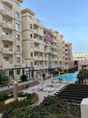 Corniche Road-Dahar Apartment | Cozy Poolside Chalet at Florenza Khamsin in central Hurghada