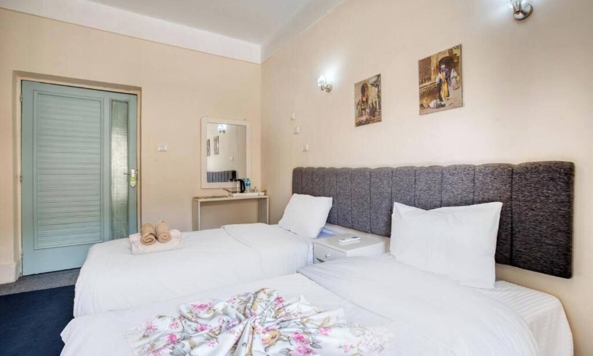 Al Haram Villa | Deluxe Double or Twin Room with Balcony - Pyramids View
