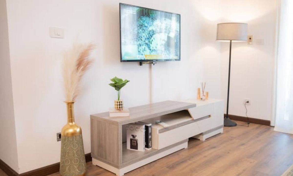New Cairo Apartment | Designer Suite by Aura: 3BR Luxury & Bespoke Art