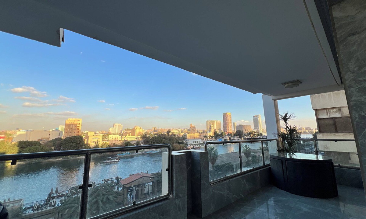 Al Duqqi Apartment | ELITE Premium 3 En-Suites Nile Residence