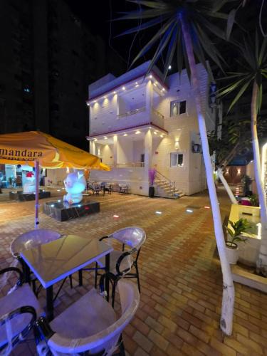 Al-Muntazah Hotel | Elmandara Residence