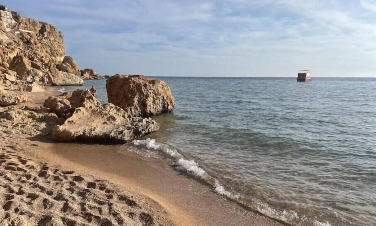 El Hadaba Villa | Fantastic Private Room with Pool and Beach Access