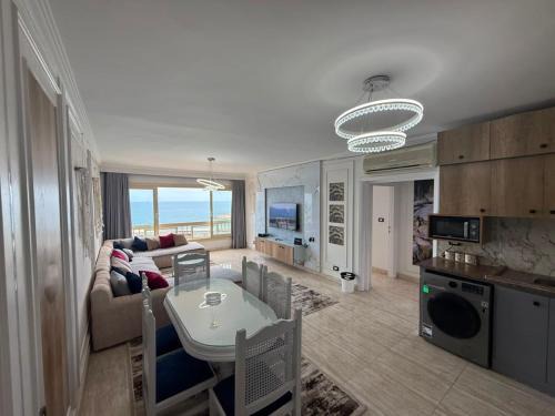 Ar-Raml 1 Apartment | Gleem Sea View 13