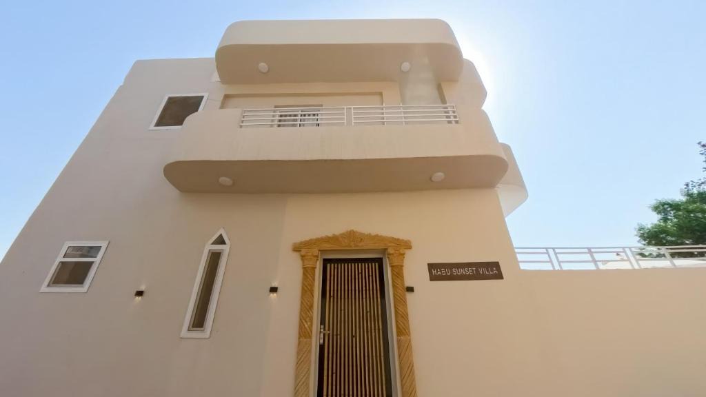 Luxor House | Habu sunset villa
