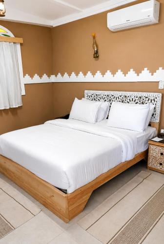 El Kharga Hotel | Happy Oasis Hotel