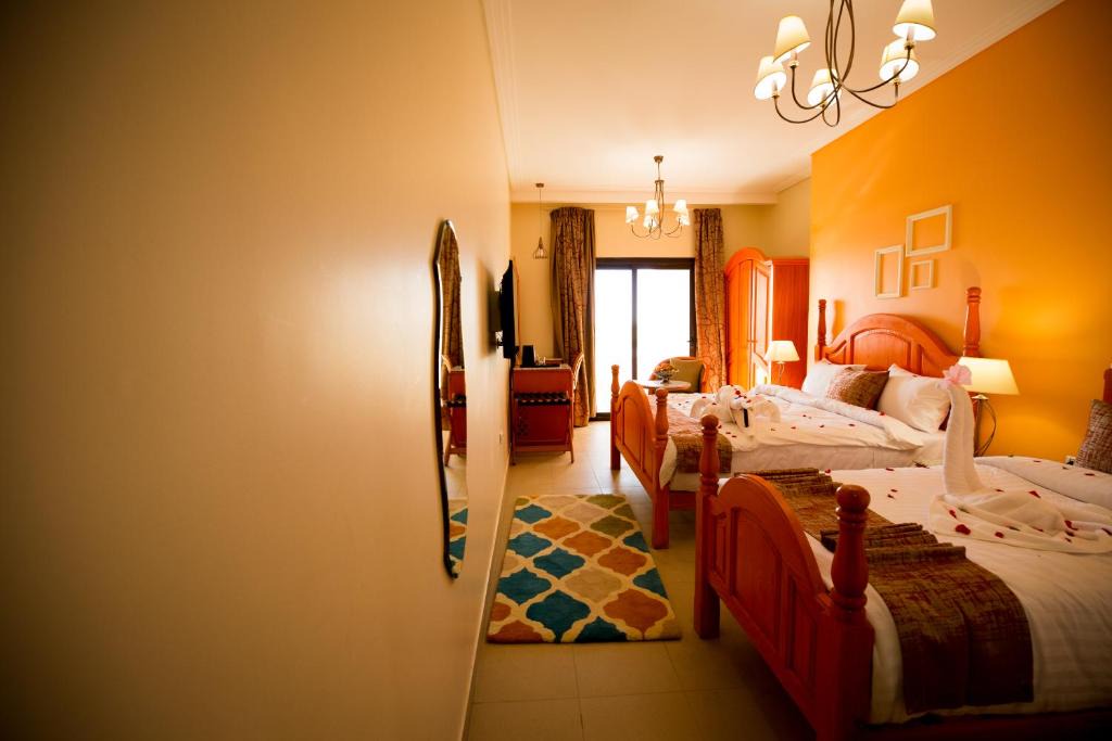 Samalut Hotel | Holy Family Hotel
