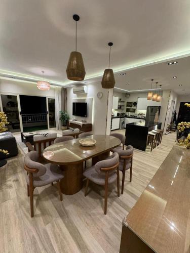 Ash-Shruq Apartment | Hotel-Style 3-Bedroom Apartment Near Grand Egyptian Museum, Wasal, Madinaty, New Cairo
