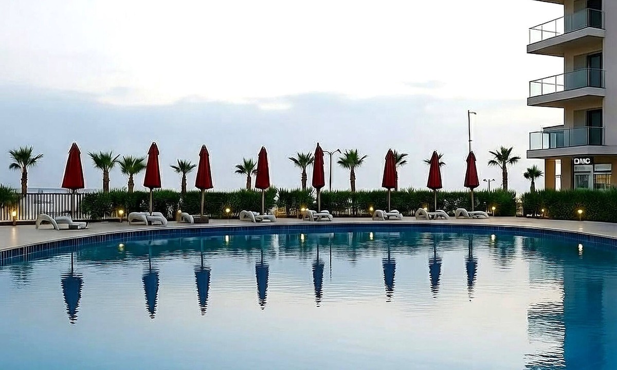 Al-Manasrah Ski Chalet | Luxurious Chalet with Garden View in Port Said Governorate
