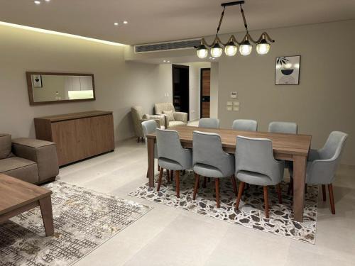 6th of October City Apartment | Luxury hotel APT Sheikh Zayed, PVT entrance,garden