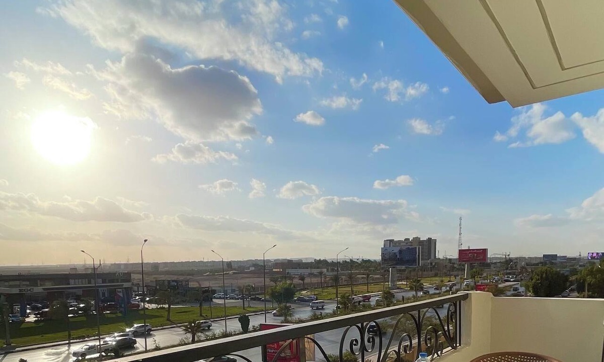 Pyramids Gardens Apartment | Modern 3BR Minutes to Pyramids & GEM
