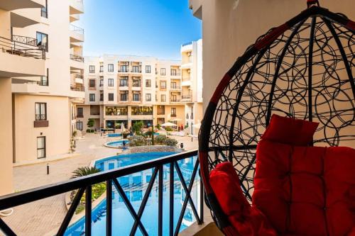 Al Ahyaa Apartment | Resort Apt with 6 Pools Near Gouna