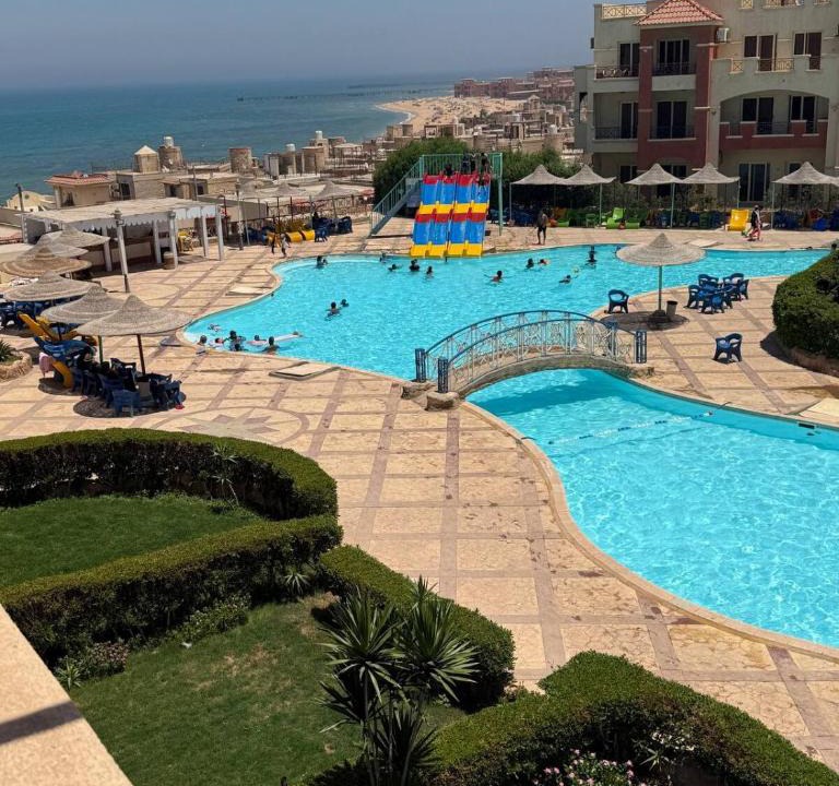 Zafarana Apartment | Sea-poolside Lasirena Chalet in An Sokhna