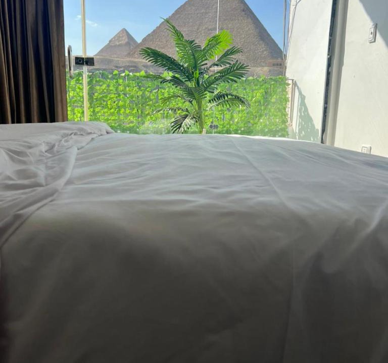 Al Haram Apartment | Sola Pyramids View