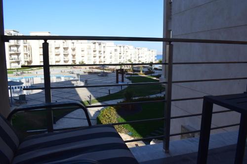 Ras Nasrani Apartment | Sunny Beach Luxury Apartment - Free Beach & Pools