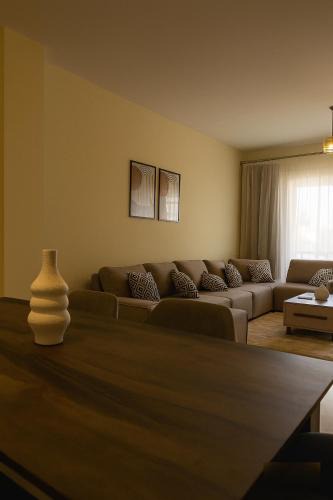 Al-Khalifa Apartment | Sunny Hills 4 - Modern & Elegant Retreat
