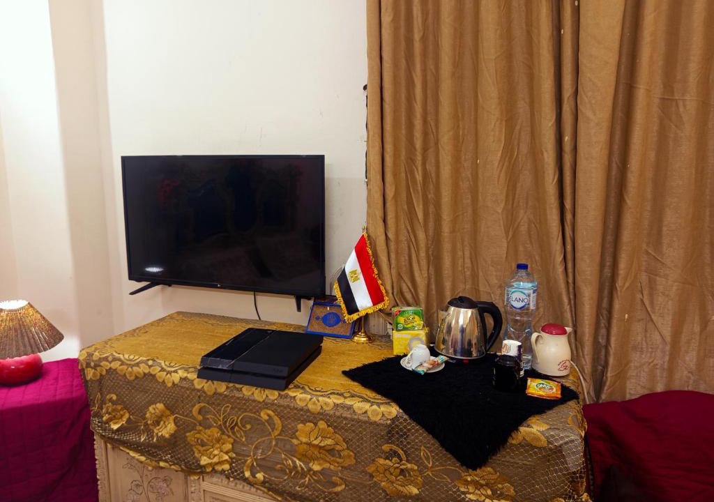 Abdin House | Tahrir square down townhouse family room private bathroom incairodowntown cairo besaids AUC univ and GREECK CUMPS Cairo Giza