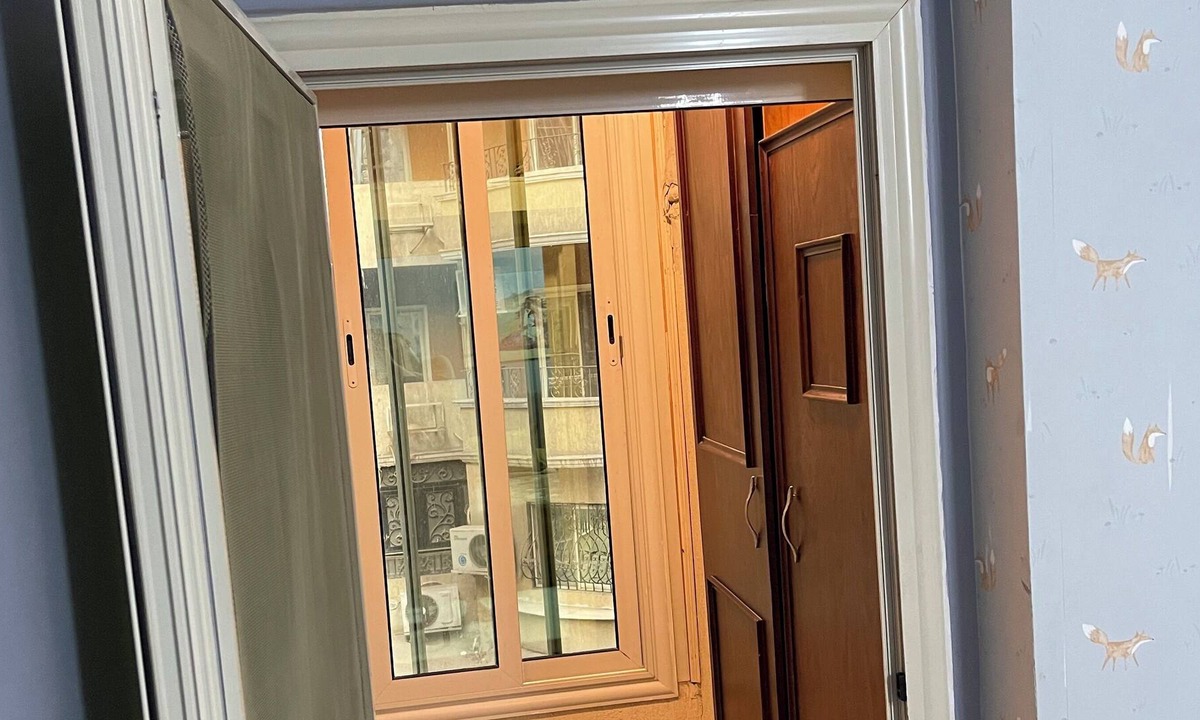 Heliopolis Apartment | The Cairo International Airport, 5 km from A Family Friendly Apartment.