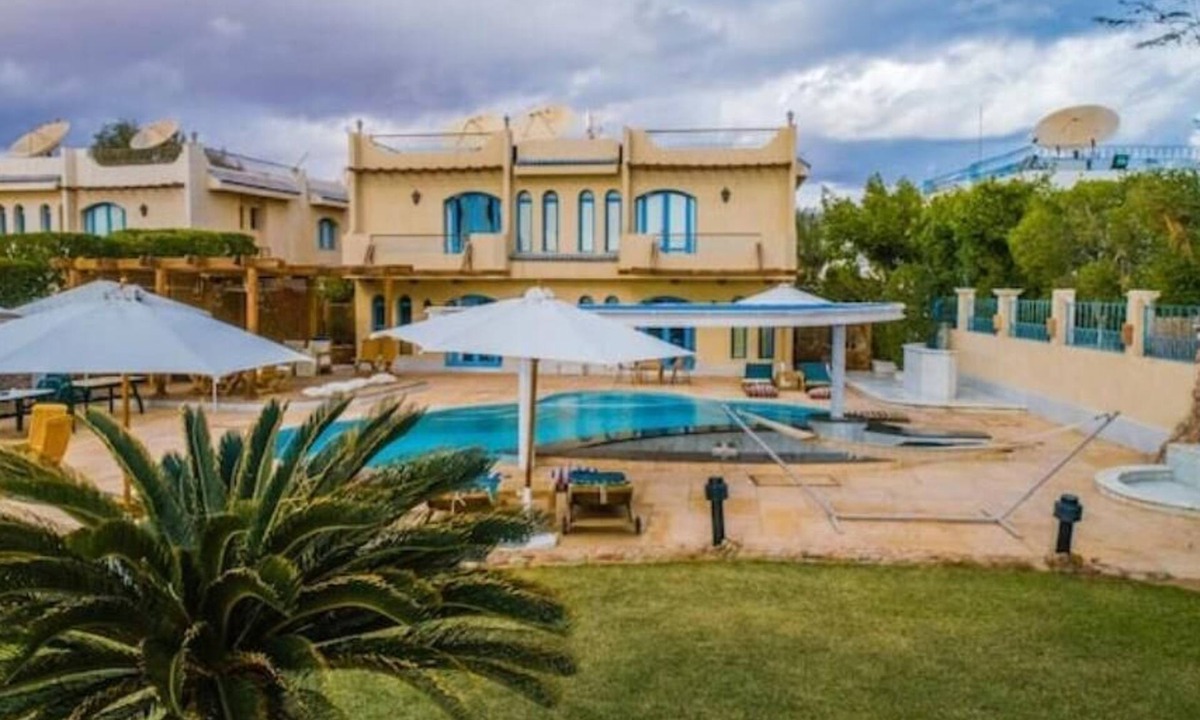 El Hadaba Villa | Unique location with private pool and beach access