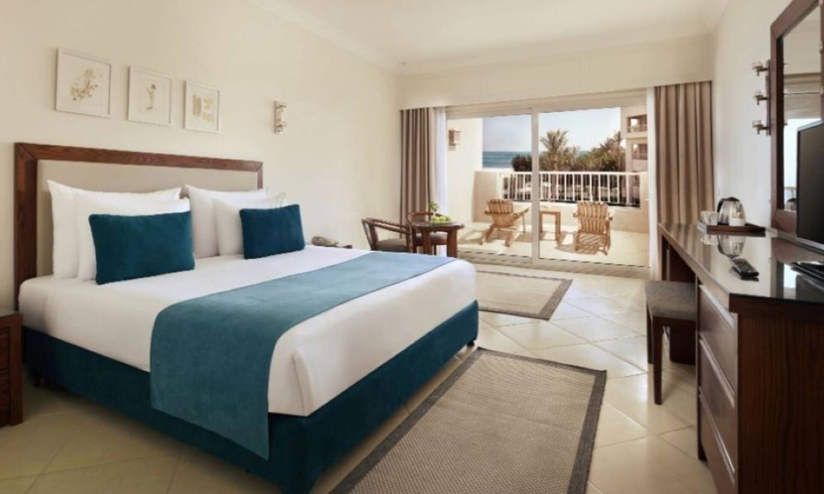 Soma Bay Hotel | Unwind at the Beach with Spa, Kids Club, Pool & Dinner Shows