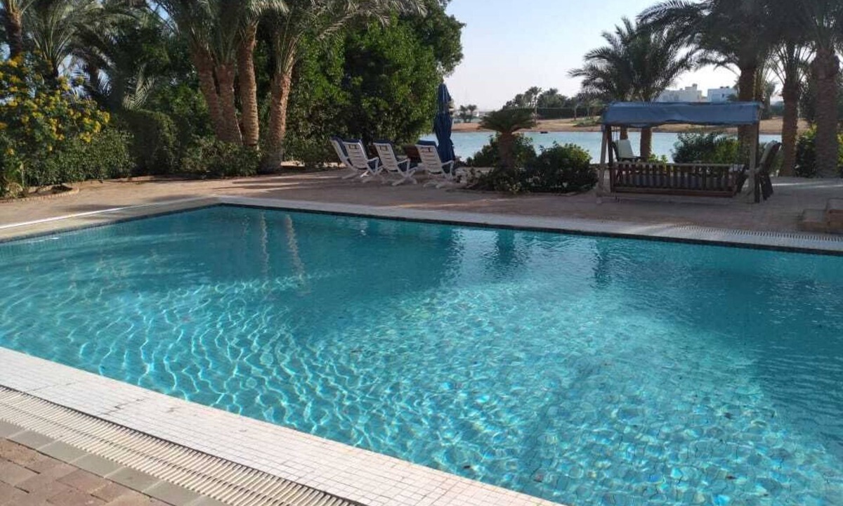 El Gouna Villa | White villa with a private pool, direct beach access, 5 minutes from the El Gouna Golf Course