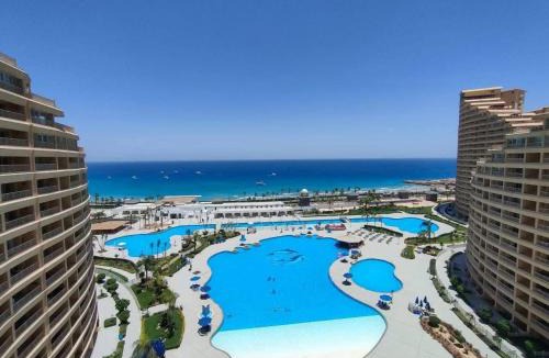 Madinaty Hotel | اهرمات بورتو السخنه