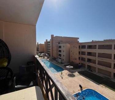 Al-Hammam Ski Chalet | شالية غرفتين بقرية ديمورا