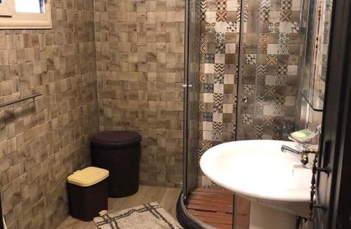 Al Duqqi Apartment | شقه فندقية