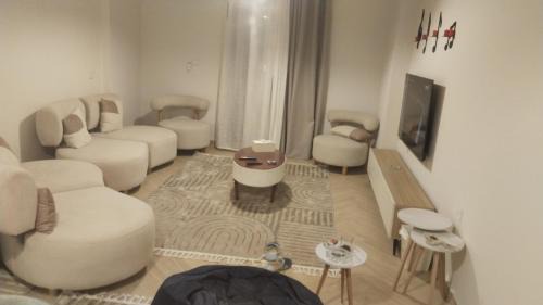 Pyramids Gardens Apartment | شقه مفروشه بالكامل بجوار الاهرامات والمتحف المصري الكبير