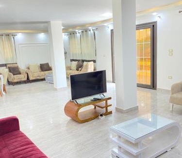 Marina El Alamein Villa | فيلا للإيجار برايفت بول مارينا 5 الساحل الشمالي فيلا 5 غرف نوم مكيف بالكمال فرش فندقي